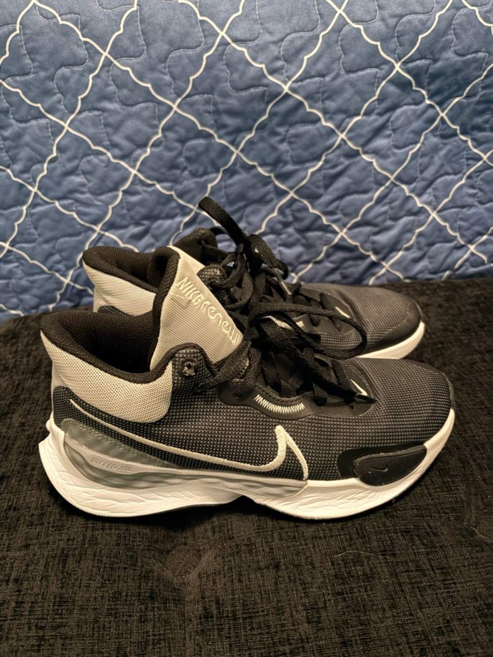 Nike Black and White Basketball Court Shoes